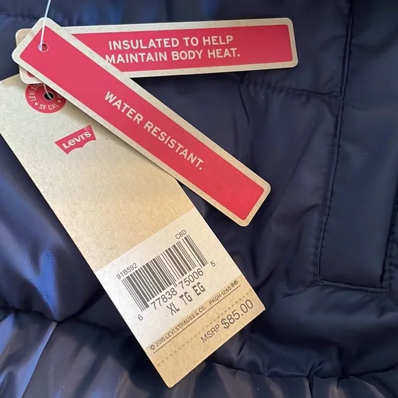 Boy’s Levi’s Navy Puffer Coat Size XL NWT